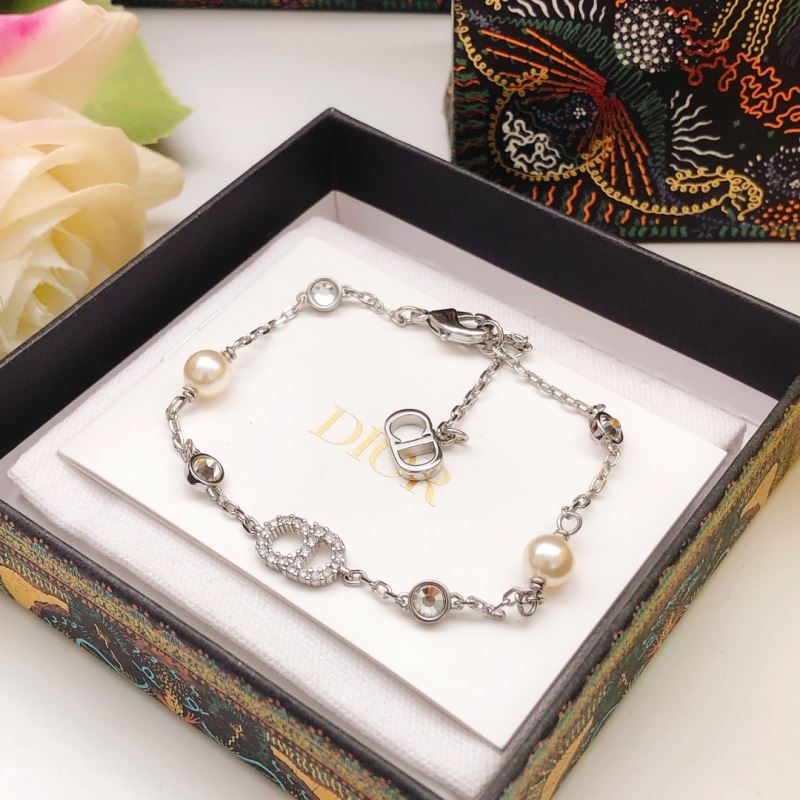 chr1st1an D10r bracelets